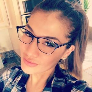 Meet your Posher, Denisse